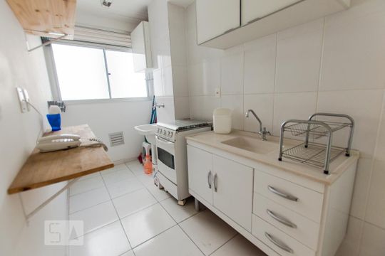 Cozinha + área de serviço de apartamento à venda com 2 quartos, 44m² em Água Branca, São Paulo