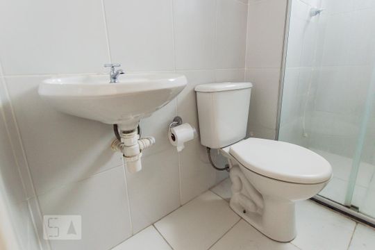 Banheiro de apartamento à venda com 2 quartos, 44m² em Água Branca, São Paulo