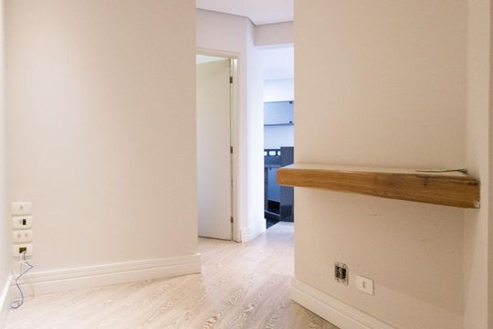 Corredor de entrada de apartamento à venda com 1 quarto, 50m² em Vila Mariana, São Paulo
