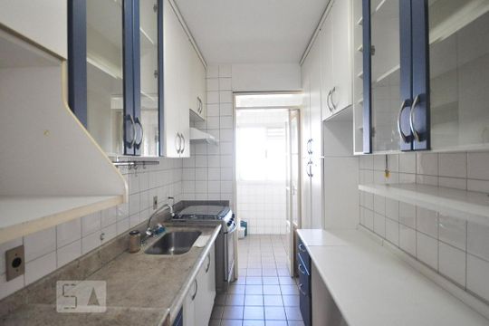 Cozinha de apartamento para alugar com 3 quartos, 70m² em Vila Andrade, São Paulo