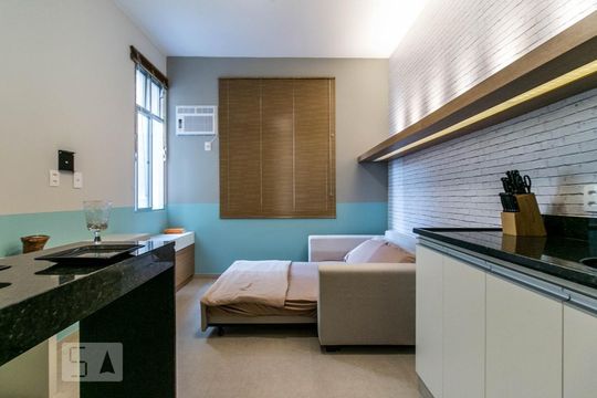 Cozinha, quarto/sala de kitnet/studio para alugar com 1 quarto, 24m² em Botafogo, Rio de Janeiro