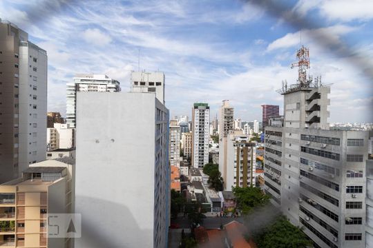 Vista de apartamento à venda com 2 quartos, 77m² em Vila Madalena, São Paulo