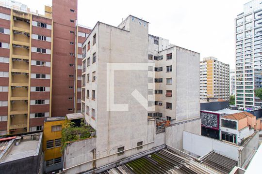 Vista de apartamento para alugar com 2 quartos, 67m² em Cerqueira César, São Paulo