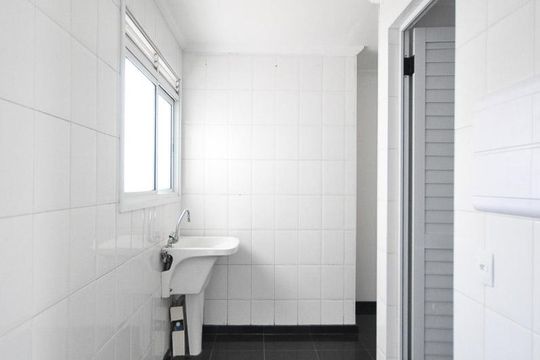 Área de serviço de apartamento para alugar com 3 quartos, 94m² em Lar São Paulo, São Paulo