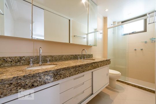 Banheiro da Suíte 1 de apartamento à venda com 4 quartos, 317m² em Lagoa, Rio de Janeiro