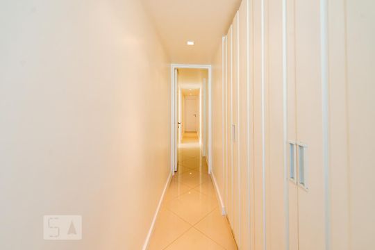 Corredor de apartamento à venda com 4 quartos, 317m² em Lagoa, Rio de Janeiro