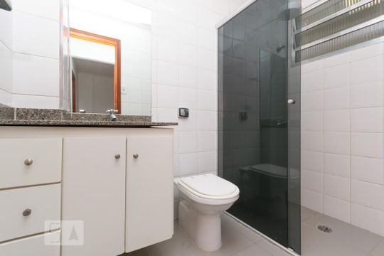 Banheiro de apartamento à venda com 2 quartos, 75m² em Liberdade, São Paulo