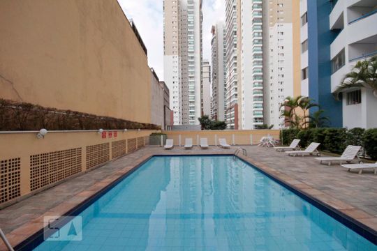 Piscina de apartamento para alugar com 1 quarto, 46m² em Consolação, São Paulo