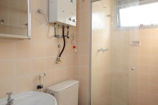 Banheiro de kitnet/studio para alugar com 1 quarto, 31m² em Santa Cecília, São Paulo