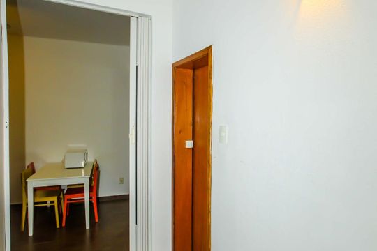 Hall de apartamento à venda com 1 quarto, 50m² em Copacabana, Rio de Janeiro