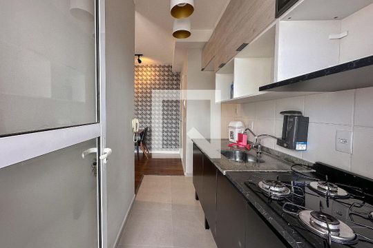 Cozinha de apartamento para alugar com 1 quarto, 38m² em Barra Funda, São Paulo