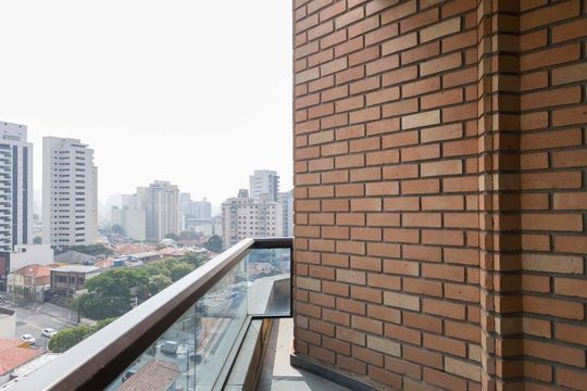 1o. Andar - Varanda de kitnet/studio à venda com 1 quarto, 62m² em Aclimação, São Paulo