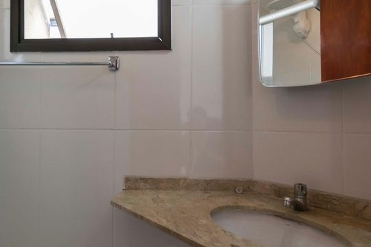 2o. Andar - Banheiro de kitnet/studio à venda com 1 quarto, 62m² em Aclimação, São Paulo