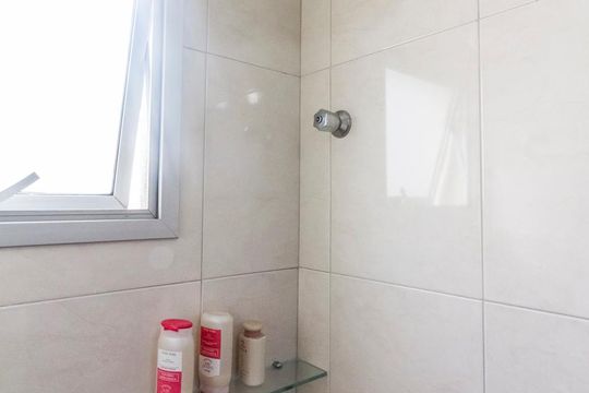 Chuveiro  de apartamento para alugar com 2 quartos, 50m² em Brás, São Paulo
