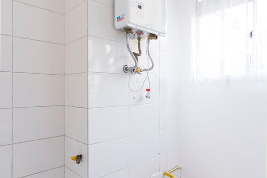 Area de serviço com aquecedor e gás encanado  de apartamento à venda com 2 quartos, 90m² em Vila Ema, São Paulo