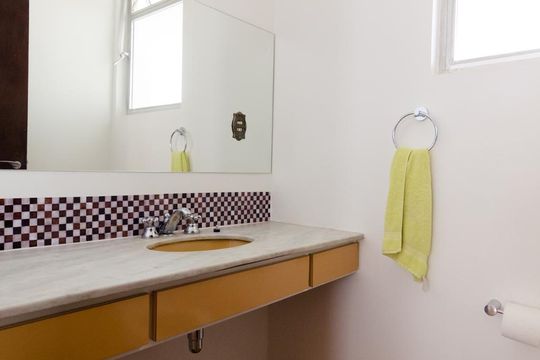 Lavabo de apartamento para alugar com 4 quartos, 230m² em Centro, Campinas