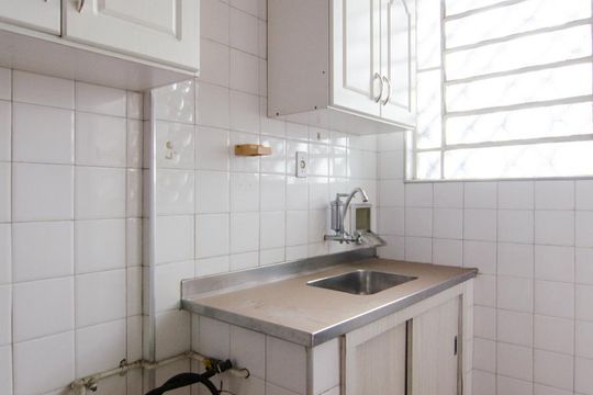 Cozinha de apartamento à venda com 1 quarto, 60m² em Centro, Campinas