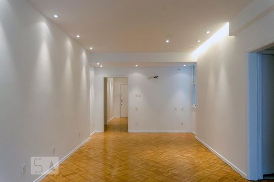 Sala de apartamento para alugar com 3 quartos, 154m² em Leblon, Rio de Janeiro