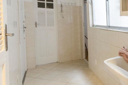 Área de serviço de apartamento para alugar com 3 quartos, 154m² em Leblon, Rio de Janeiro