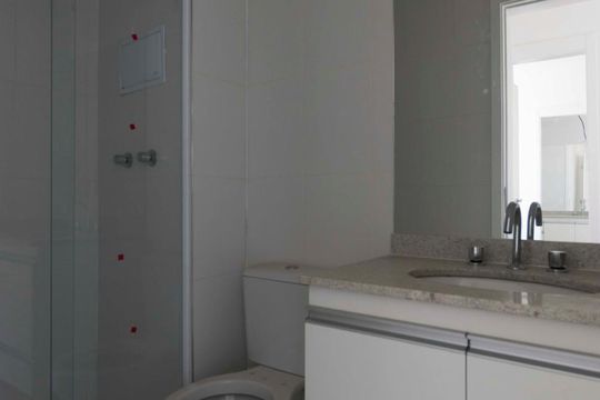 Banheiro social de apartamento para alugar com 3 quartos, 100m² em Jardim da Glória, São Paulo