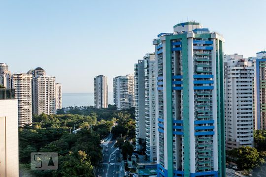 Vista de apartamento para alugar com 2 quartos, 80m² em Barra da Tijuca, Rio de Janeiro