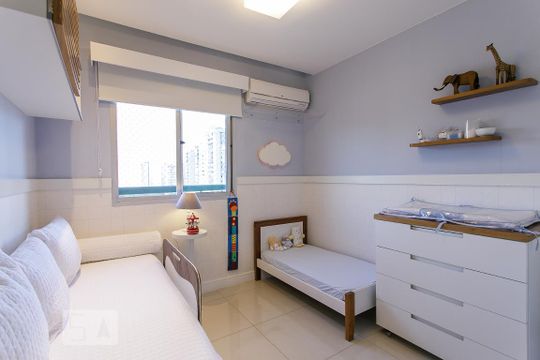 Quarto de apartamento para alugar com 2 quartos, 80m² em Barra da Tijuca, Rio de Janeiro