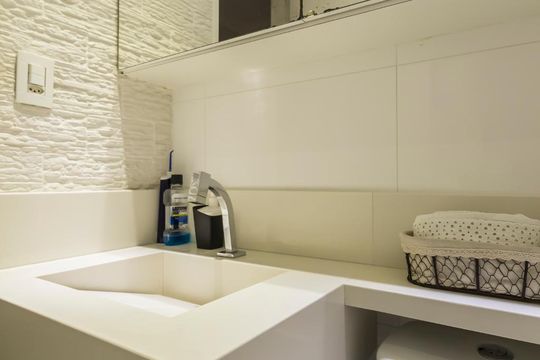 Banheiro de apartamento à venda com 2 quartos, 56m² em Lapa, São Paulo