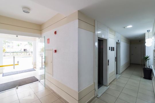 Hall social de apartamento à venda com 2 quartos, 56m² em Lapa, São Paulo