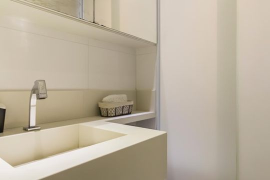 Banheiro de apartamento à venda com 2 quartos, 56m² em Lapa, São Paulo