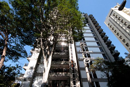 Fachada de apartamento à venda com 3 quartos, 240m² em Morro dos Ingleses, São Paulo