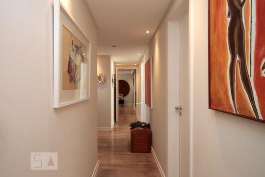 Corredor de apartamento à venda com 3 quartos, 240m² em Morro dos Ingleses, São Paulo