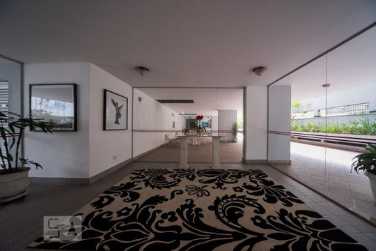 Hall de apartamento para alugar com 2 quartos, 82m² em Itaim Bibi, São Paulo