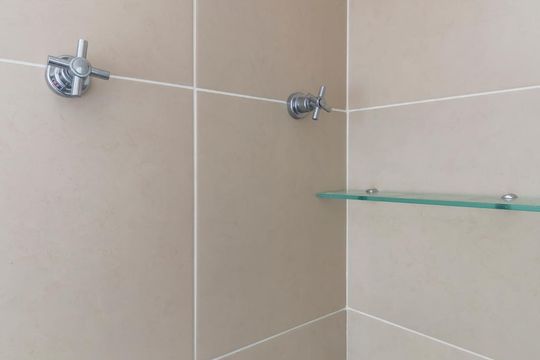 Banheiro de apartamento à venda com 1 quarto, 47m² em Lapa, São Paulo