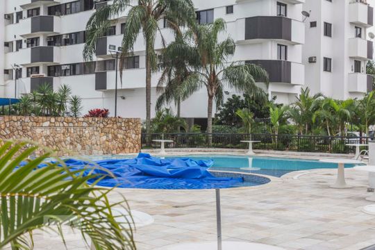Piscina de apartamento para alugar com 2 quartos, 65m² em Barra da Tijuca, Rio de Janeiro
