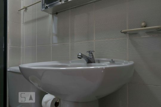 Banheiro (Torneira) de apartamento para alugar com 3 quartos, 66m² em Vila das Merces, São Paulo