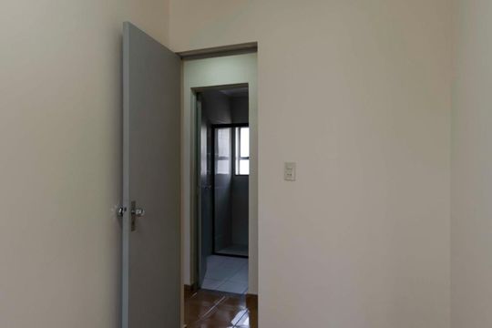 Quarto de serviço de apartamento para alugar com 3 quartos, 66m² em Vila das Merces, São Paulo