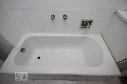 Banheiro 2 de apartamento à venda com 3 quartos, 145m² em Jardim Paulista, São Paulo