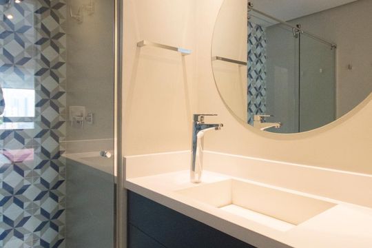 Banheiro de kitnet/studio para alugar com 1 quarto, 43m² em Campo Belo, São Paulo