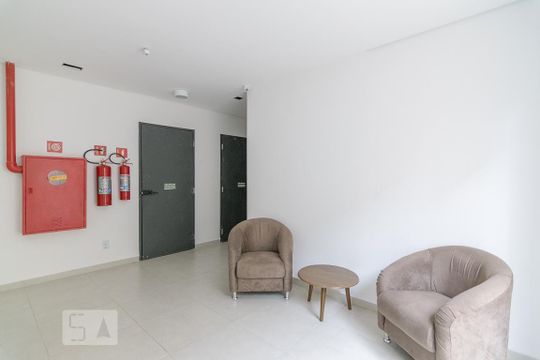 Hall de Serviço de apartamento para alugar com 2 quartos, 50m² em Vila Eldízia, Santo André