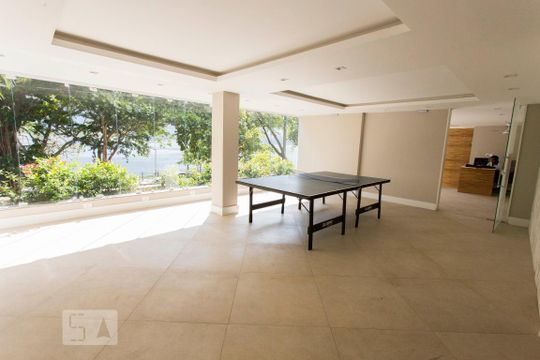 Área comum com mesa de Ping Pong de apartamento para alugar com 3 quartos, 160m² em Lagoa, Rio de Janeiro