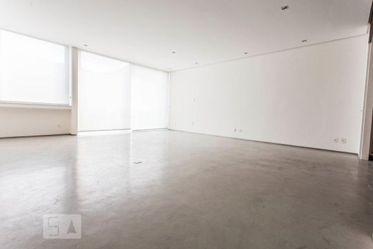 Ampla Sala de Estar com piso em concreto queimado de apartamento para alugar com 3 quartos, 160m² em Lagoa, Rio de Janeiro