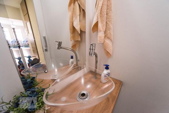 Lavabo / Banheiro de Serviço de apartamento à venda com 2 quartos, 92m² em Vila Nova Conceição, São Paulo