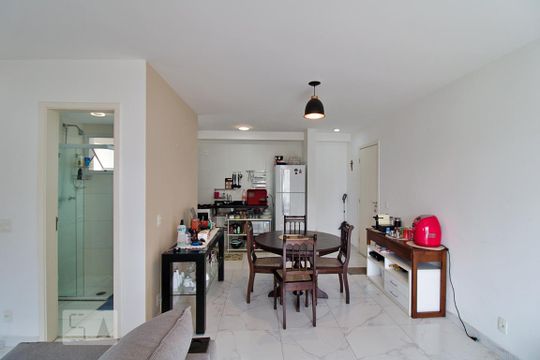Sala de apartamento para alugar com 2 quartos, 69m² em Parque Reboucas, São Paulo