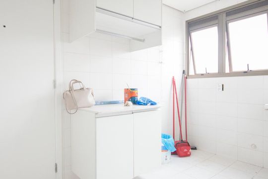 Área Serviço de apartamento à venda com 4 quartos, 147m² em Brooklin Paulista, São Paulo