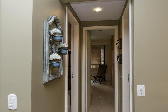 Corredor de apartamento para alugar com 2 quartos, 105m² em Barra da Tijuca, Rio de Janeiro