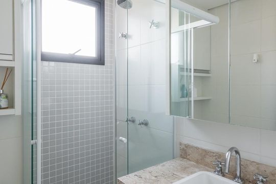 Banheiro de apartamento para alugar com 1 quarto, 41m² em Cidade Monções, São Paulo