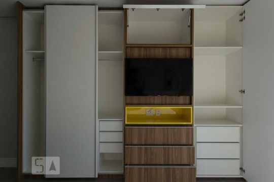 Studio (Armários) de kitnet/studio para alugar com 1 quarto, 33m² em Aclimação, São Paulo