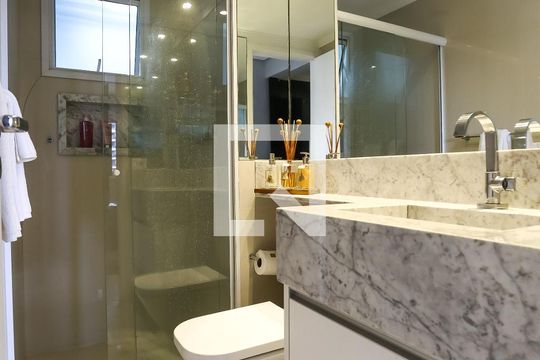 Lavabo de apartamento para alugar com 1 quarto, 75m² em Vila Suzana, São Paulo