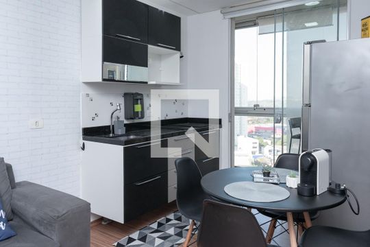 Cozinha de apartamento à venda com 1 quarto, 40m² em Vila Augusta, Guarulhos
