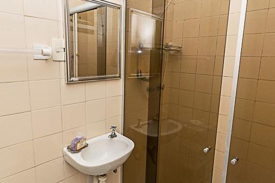Banheiro social - 3 de apartamento para alugar com 1 quarto, 38m² em Flamengo, Rio de Janeiro
